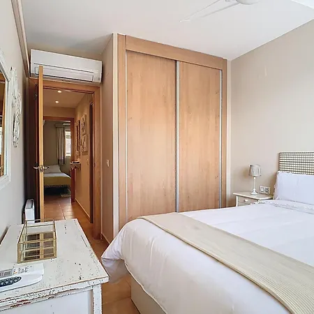 Playasol Montgo View Apartment, Lejlighed Dénia